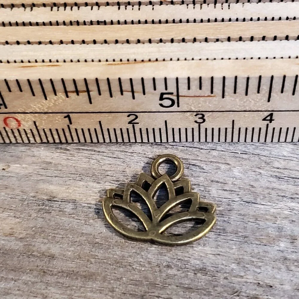 Antique Bronze Open Lotus Flower Zen Garden Yoga 15x17mm Charms Pendants 10 pcs